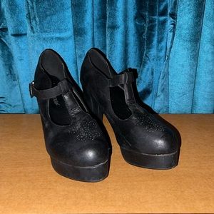 EUC Black distressed platform T strap heels